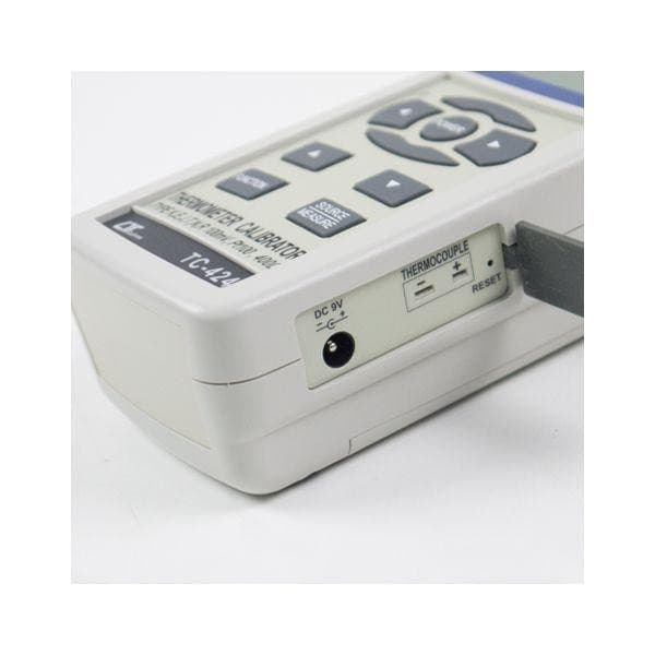 Lutron TC-424 เครื่องวัดอุณหภูมิดิจิตอลและคาลิเบรเตอร์ (Type K/J/T/E/R/S, Pt 100, 400 ohm, Voltage (DC mV) image