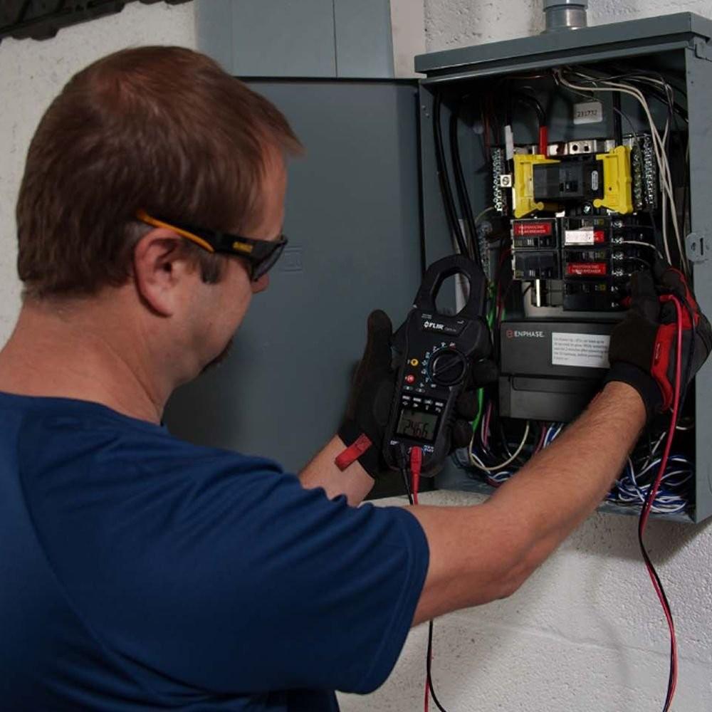 FLIR CM78-PV แคลมป์มิเตอร์สำหรับระบบโซลาร์เซลล์ CAT III 1500 V Solar Clamp Meter image