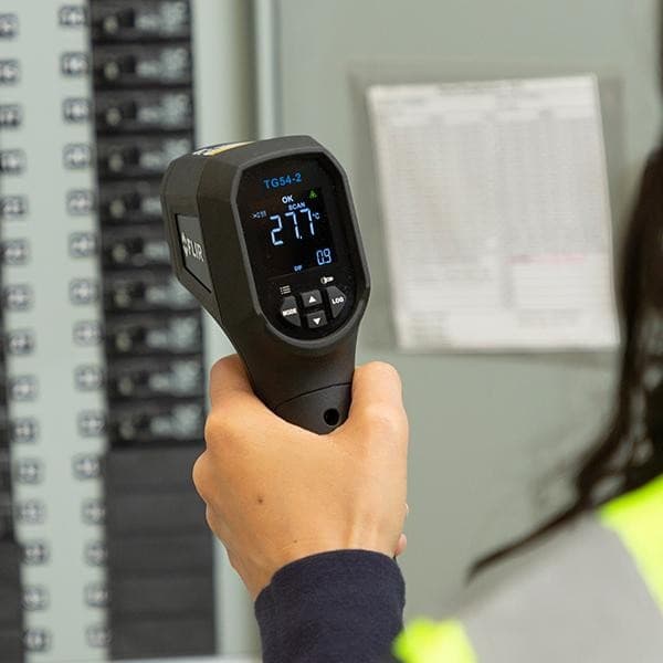 FLIR TG54-2 เครื่องวัดอุณหภูมิอินฟราเรด (-30°C To 850°C) | DS:20:1 image