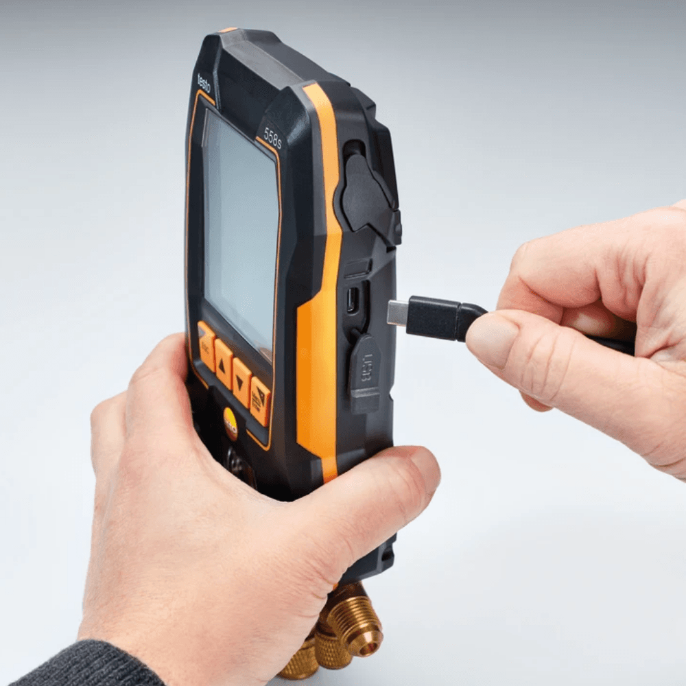 Testo 558s Digital manifold with 4-way valve block and intuitive touchscreen