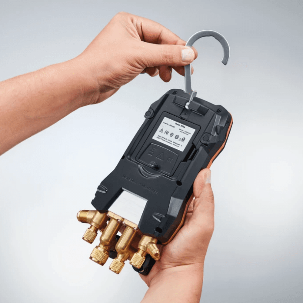 Testo 558s Digital manifold with 4-way valve block and intuitive touchscreen