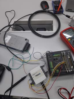 ส่งเครื่องพร้อมสอนการต่อสายเซ็นเซอร์วัดพลังงานแสง_01-small-photo0