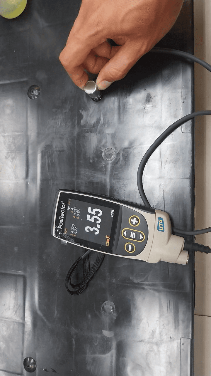 DEMO เครื่องวัดความหนาชิ้นงาน Positector UTG-photo2