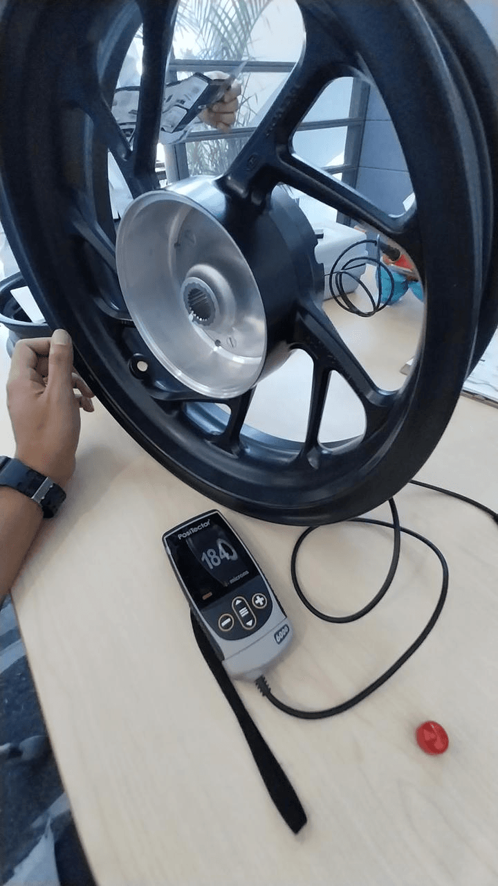 Demo Positector6000 วัดความหนาสีบนอลูมิเนียม-photo3