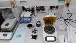 ติดตั้งและสอนการใช้งานเครื่องวิเคราะห์ความชื้น_01-small-photo0