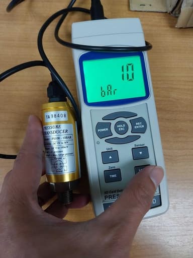 สาเหตุที่เครื่องวัดและบันทึกค่าแรงดันไม่สามารถอ่านค่าได้ในเครื่องรุ่น Lutron PS-9303SD
