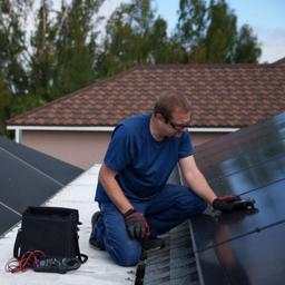 FLIR PV-KIT-2 ชุดเครื่องมือทดสอบระบบโซลาร์เซลล์แบบครบชุด พร้อมแคลมป์มิเตอร์ เครื่องวัดรังสีแสงอาทิตย์ เครื่องทดสอบแผงโซลาร์เซลล์ และกล้องถ่ายภาพความร้อน image