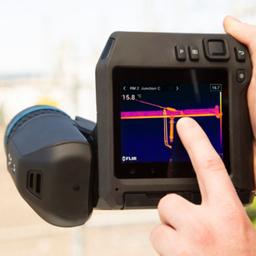 FLIR T560 กล้องถ่ายภาพความร้อน Professional Thermal Camera image