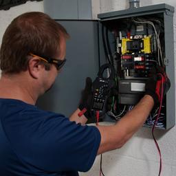 FLIR PV-KIT-2 ชุดเครื่องมือทดสอบระบบโซลาร์เซลล์แบบครบชุด พร้อมแคลมป์มิเตอร์ เครื่องวัดรังสีแสงอาทิตย์ เครื่องทดสอบแผงโซลาร์เซลล์ และกล้องถ่ายภาพความร้อน image