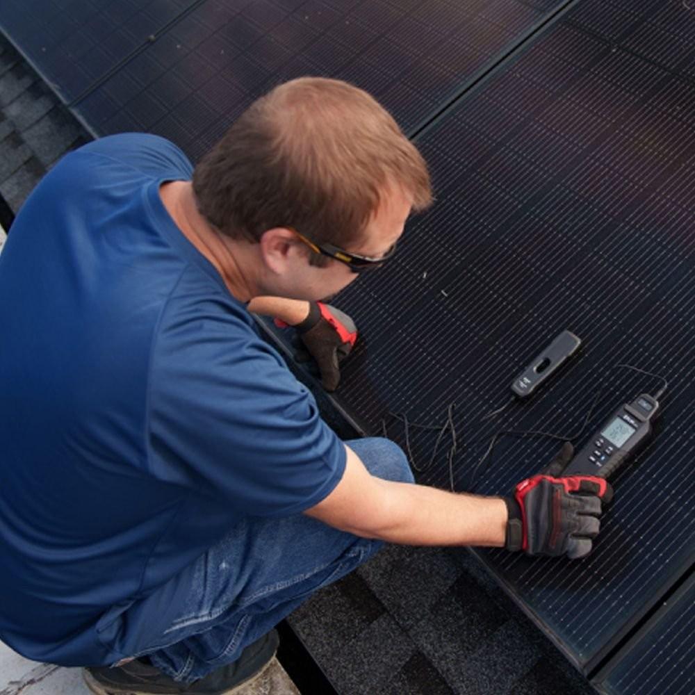 FLIR PV-KIT-2 ชุดเครื่องมือทดสอบระบบโซลาร์เซลล์แบบครบชุด พร้อมแคลมป์มิเตอร์ เครื่องวัดรังสีแสงอาทิตย์ เครื่องทดสอบแผงโซลาร์เซลล์ และกล้องถ่ายภาพความร้อน image