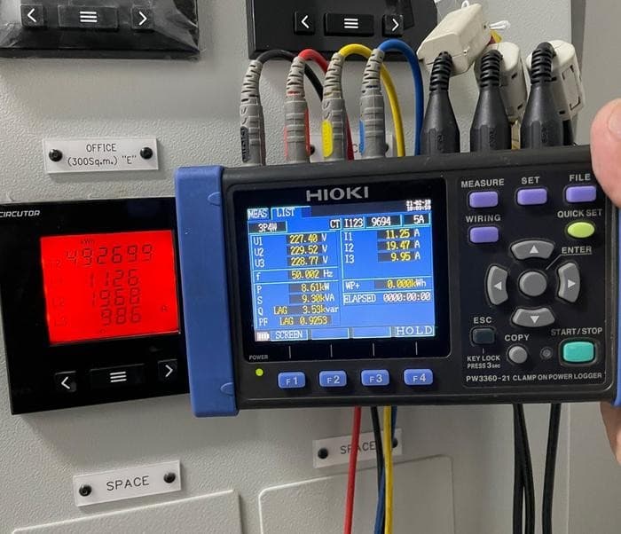 การเทียบค่าพลังงานไฟฟ้าของ Power merter แบบติดตั้งด้วย Power Meter Hioki