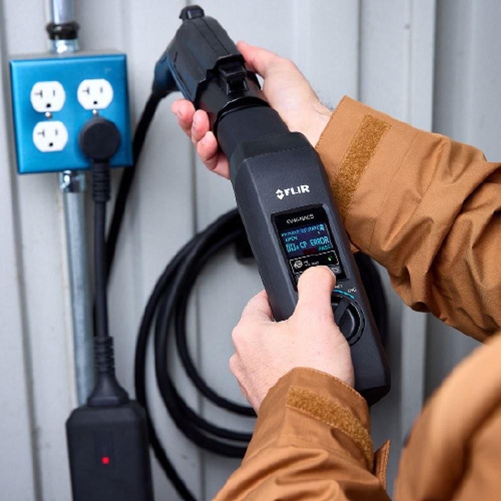 FLIR EV45-NACS อะแดปเตอร์ทดสอบ EV Charger พร้อมหัวต่อแบบ NACS และตัวแปลง Type 1 image